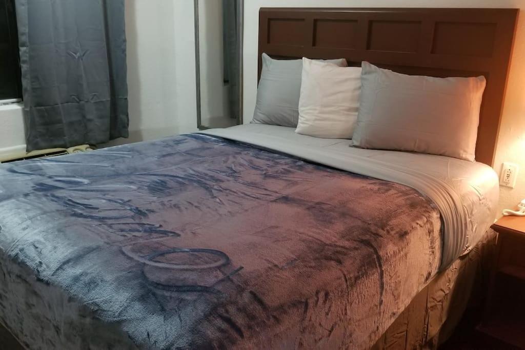 Hotel 2 Queen Beds Hotel Room 226 Booking Stillwater Buitenkant foto
