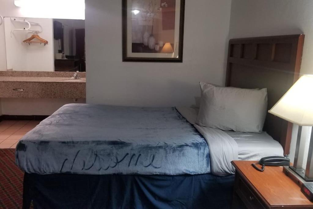 Hotel 2 Queen Beds Hotel Room 226 Booking Stillwater Buitenkant foto